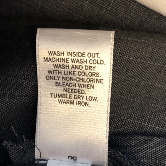 Banana Republic Pinstripe Grey Trouser, Size 6P - Picture 8 of 9